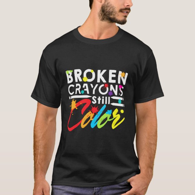 Camiseta Crayons Partidos Ainda Coloridos (Frente)