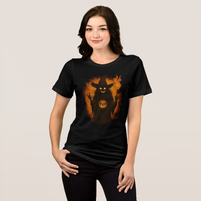 Camiseta Creepy Fiery Witch Halloween Art (Frente Completa)