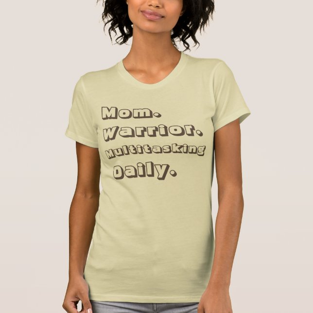 Camiseta Creme Diário Multitarefa Personalizado para Mãe Gu (Frente)