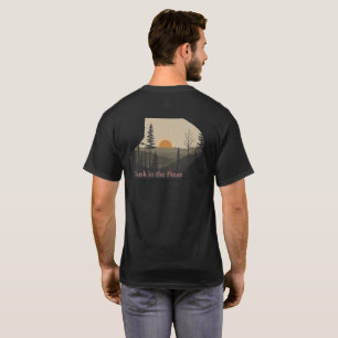 Camiseta Crepúsculo nos Pinheiros - Silhueta Abstrata da Fl