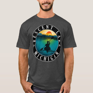 Camiseta Crescent Lake Kayaking Michigan Sunset