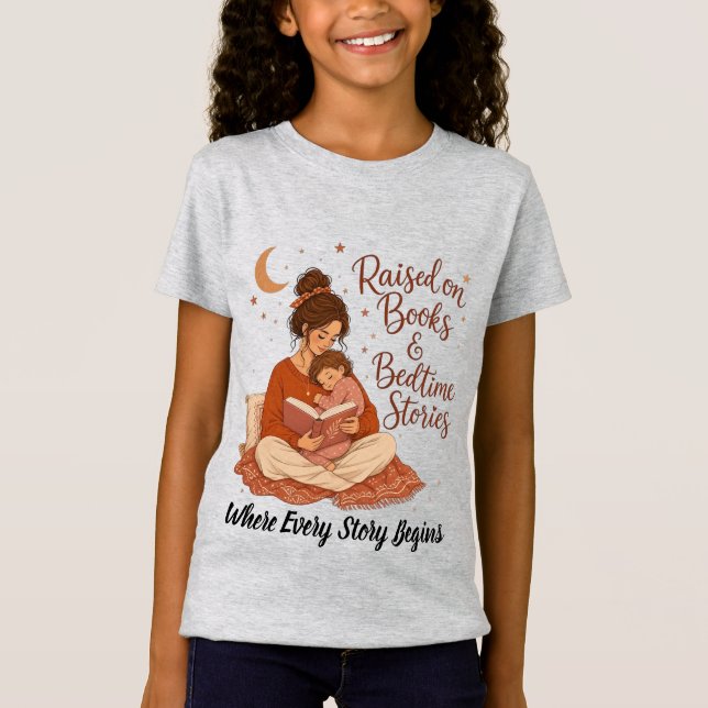 Camiseta Criado com Livros e Histórias de Dormir |  (Frente)