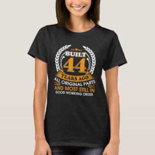 Camiseta Criado Há 44 anos, Engraçado, 44 original de todas