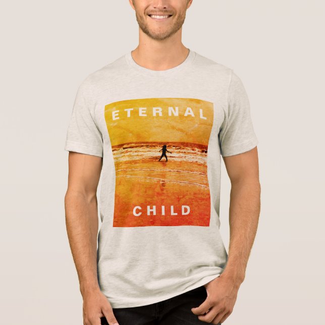 Camiseta "Criança Eterna" Laranja Sepia Fotografia nas Onda (Frente)
