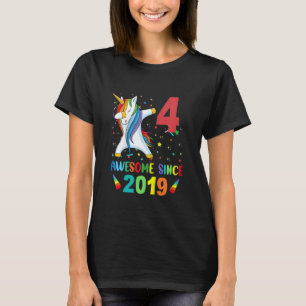Camiseta Crianças de 4 anos adolescentes bebendo Unicorn 4°