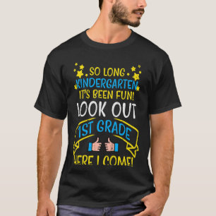Camiseta Crianças De Tão Longo Jardim De Infância Olham Par