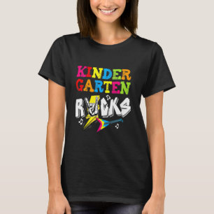 Camiseta Crianças do jardim de infância rochas volta às aul