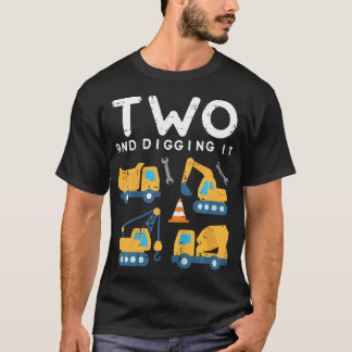 Camiseta Crianças Dois E Fazendo A Construção De Caminhões 