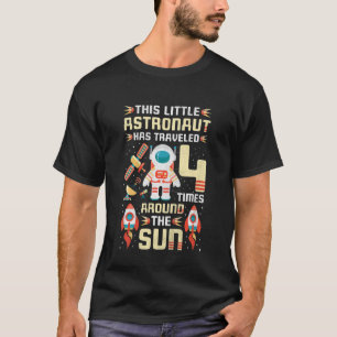 Camiseta Crianças O 4º Astronauta De Aniversário Viajou 4 V