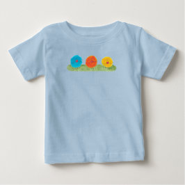 Camiseta Criaturas Fofas Segurando Corações