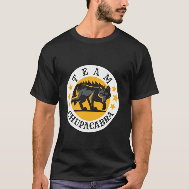Camiseta Criptozoologia da Besta Mítica El Chupacabra Crypt (Frente)
