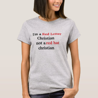 Camiseta Cristão de Letra Vermelha não chapéu vermelho