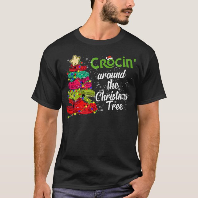 Camiseta Crocina de Árvore de Natal ao redor do T de Natal (Frente)