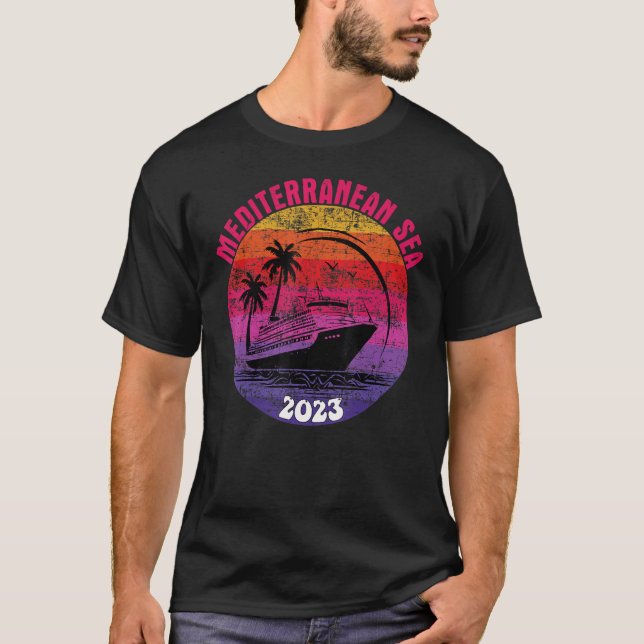 Camiseta Cruise do Mar Mediterrâneo 2023 Família Retro Suns (Frente)