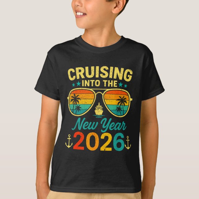 Camiseta Cruise Into New Year 2026 Bringing New Year Togeth (Frente)