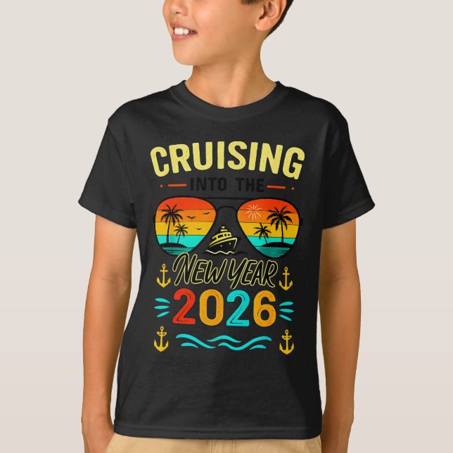 Camiseta Cruise Into New Year 2026 Bringing New Year Togeth (Frente)