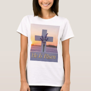 Camiseta Cruz branca minimalista adornada com lavanda