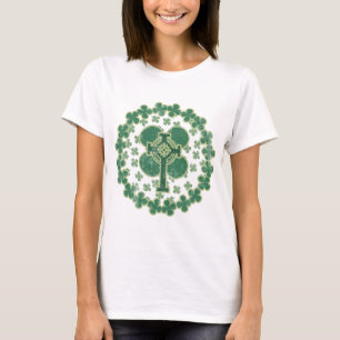 Camiseta Cruz dos trevos do Dia de São Patrício afligida