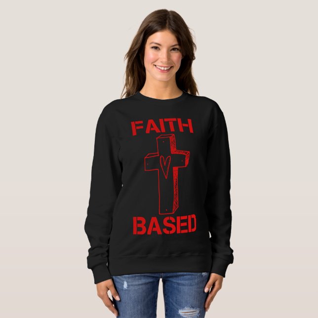 Camiseta Cruz e Coração de Mulheres Baseadas em Fé (Frente Completa)