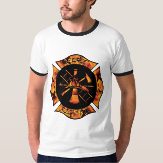 Camiseta Cruz maltesa flamejante do salvamento do fogo