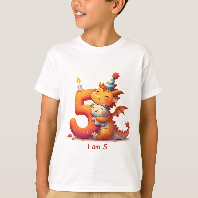 Camiseta Cuddle Dragon: Cozy Cinco (Frente)