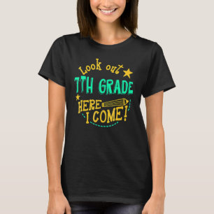Camiseta Cuidado Com A 7 Aqui Eu Volto Para A Escola