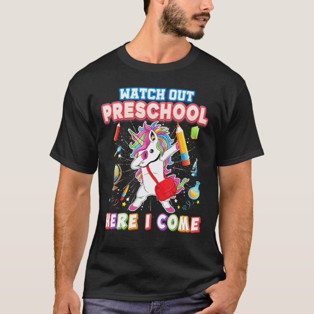 Camiseta Cuidado Com A Pré-Escola Aqui Eu Vim Dabbing Unico (Frente)
