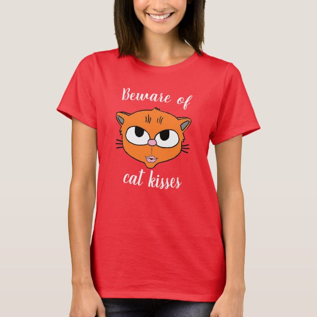 Camiseta Cuidado com Beijos de Gato Lábios Franzidos Gato (Frente)