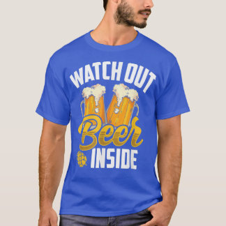 Camiseta Cuidado Com Cervejas De Dentro De Cerveja Dizendo 
