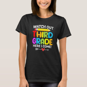 Camiseta Cuidado Com O 3º Ano Aqui Eu Volto Para A Escola