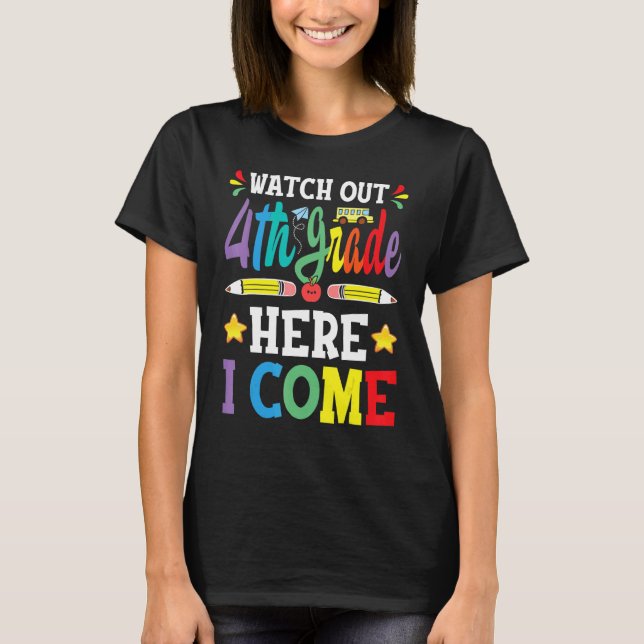 Camiseta Cuidado com o 4º ano, aqui eu venho com o 3º ano (Frente)