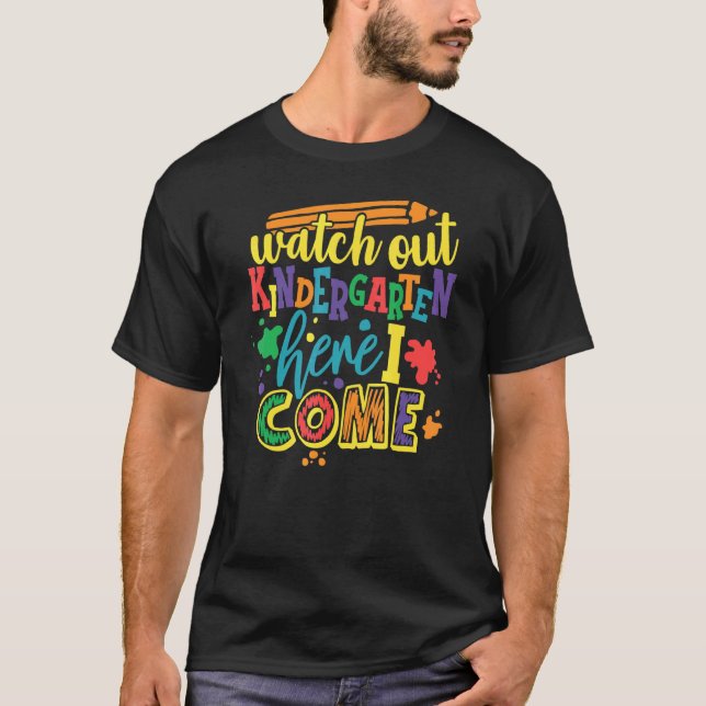 Camiseta Cuidado Com O Jardim De Infância Aqui Eu Vim Profe (Frente)