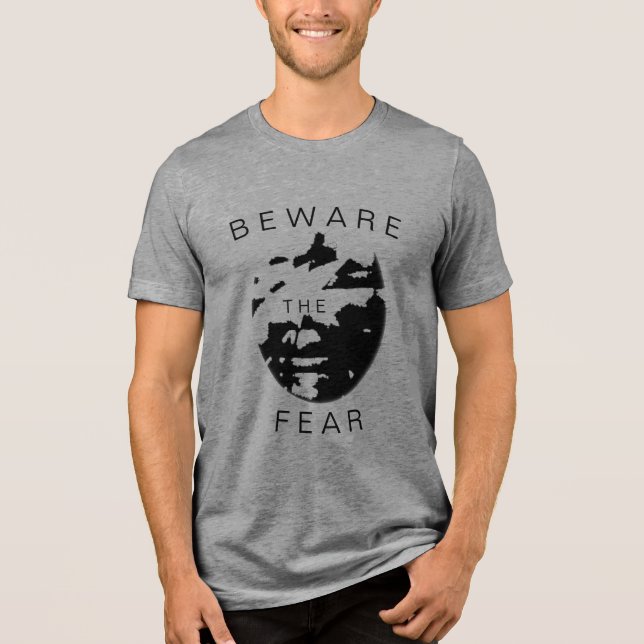 Camiseta "Cuidado com o medo" Humor Inspiração Design preto (Frente)