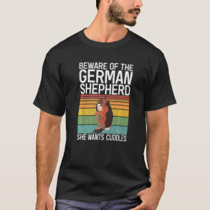 Camiseta Cuidado Com O Pastor Alemão Ela Quer Carinhos Sh