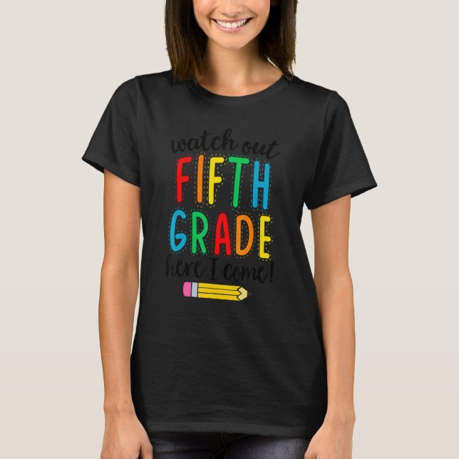 Camiseta Cuidado Com O Quinto Ano, Volto À Escola (Frente)
