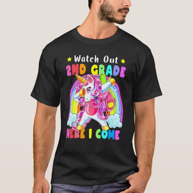 Camiseta Cuidado Com O segundo Aqui Eu Volto Para A Faculda (Frente)