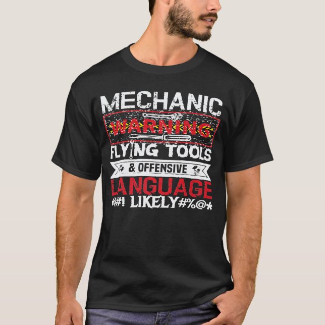 Camiseta Cuidado Ferramentas Voadoras Linguagem Ofensiva Me (Frente)