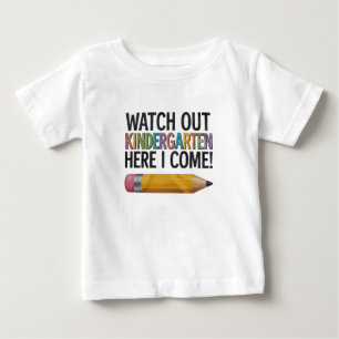 Camiseta Cuidado Jardim de Infância Aqui Vou De Volta à Esc