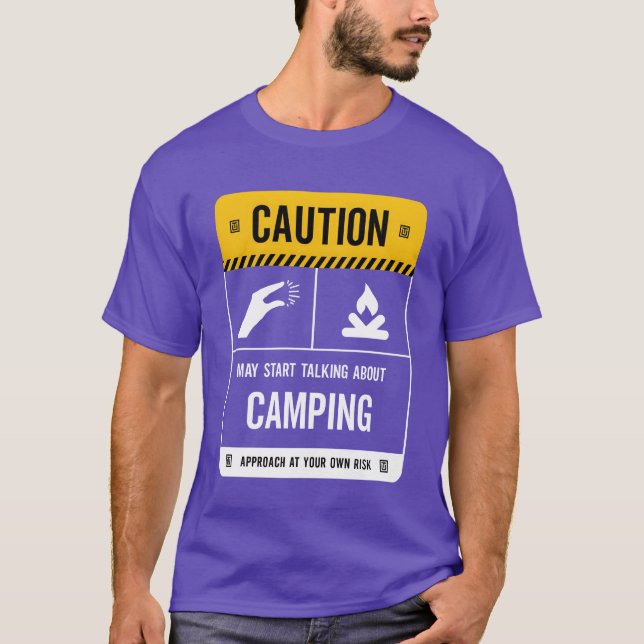 Camiseta Cuidado Pode Começar a Falar Sobre Amigos de Acamp (Frente)
