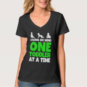 Camiseta Cuidados De Dia Perdendo Minha Mente Um Criança De