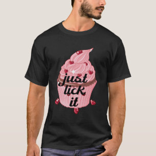 Camiseta Cupcake Com Glacé Rosa E Corações Vermelhos Pequen