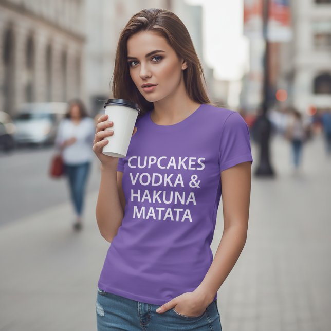 Camiseta Cupcakes Vodka & Hakuna Matata (Criador carregado)