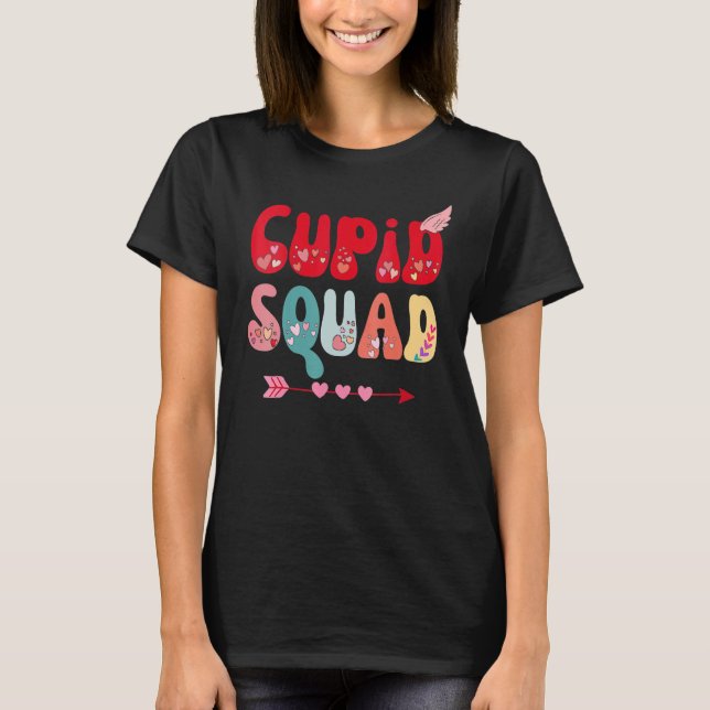 Camiseta Cupid Squad Hearts Funny Valentine's Day Gifts Wom (Frente)