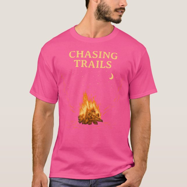Camiseta Cúpula de Hikers nas Montanhas Wildli (Frente)