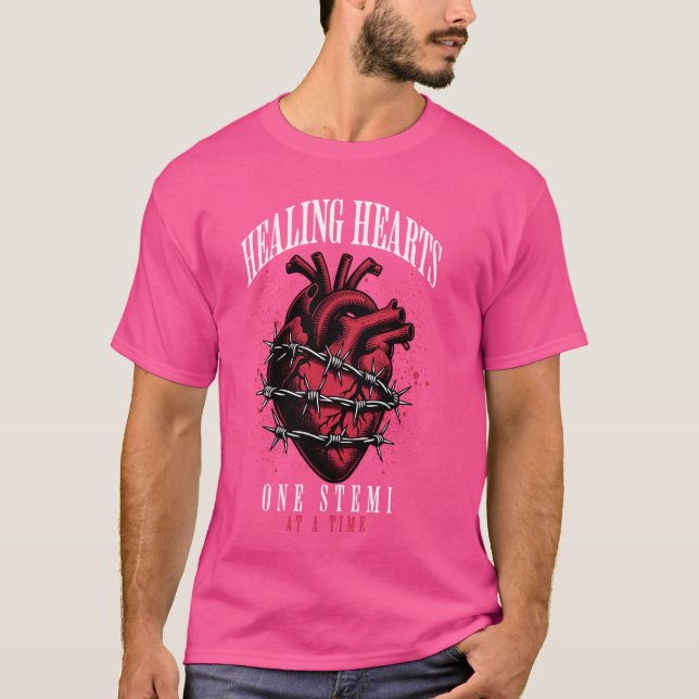 Camiseta Curando Corações Um Stemi De Cada Vez Enfermeiro D (Frente)