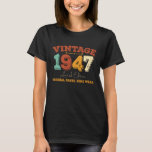 Camiseta Curioso 78 anos de idade 1947 Vintage 78º presente<br><div class="desc">Celebre O Estilo Com Este Design De Presente De Aniversário Único E Divertido, Inspirado Na Vintage! Este Gráfico De Aniversário Destaca Perfeitamente O Seu Marco Especial. Esteja Você Transformando 9, 21, 30, 40, 50, Ou Qualquer Idade Entre Eles, Mostre Orgulhosamente Seu Estado Legendário Com Humor E Nostalgia. Este Vintage Aniversário...</div>