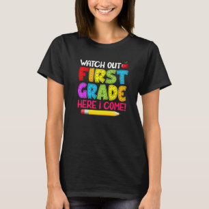 Camiseta Curioso Cuidado No Primeiro Grau Aqui Eu Volto Par