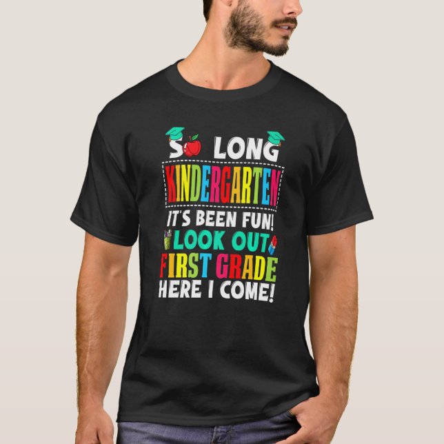 Camiseta Curioso Jardim de Infância, Cuide Dela. (Frente)