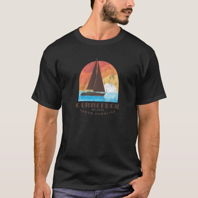 Camiseta Currituck Beach NC Vacationing Sailboating Sunrise (Frente)