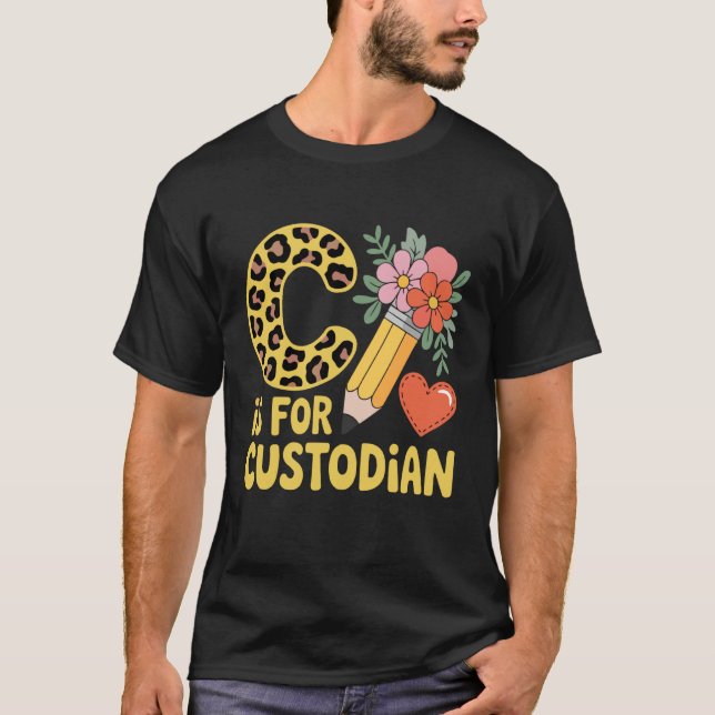 Camiseta Custodian Leopard Janitor and Flowers (Frente)